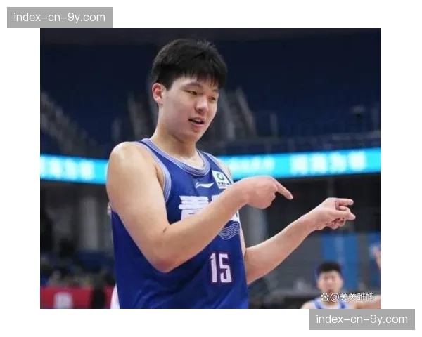 青岛签下克劳福德,增强内线防守实力 青岛签下克劳福德,增强内线防守实力